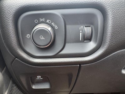 2026 RAM 1500 RAM 1500 TRADESMAN CREW CAB 4X4 5'7' BOX