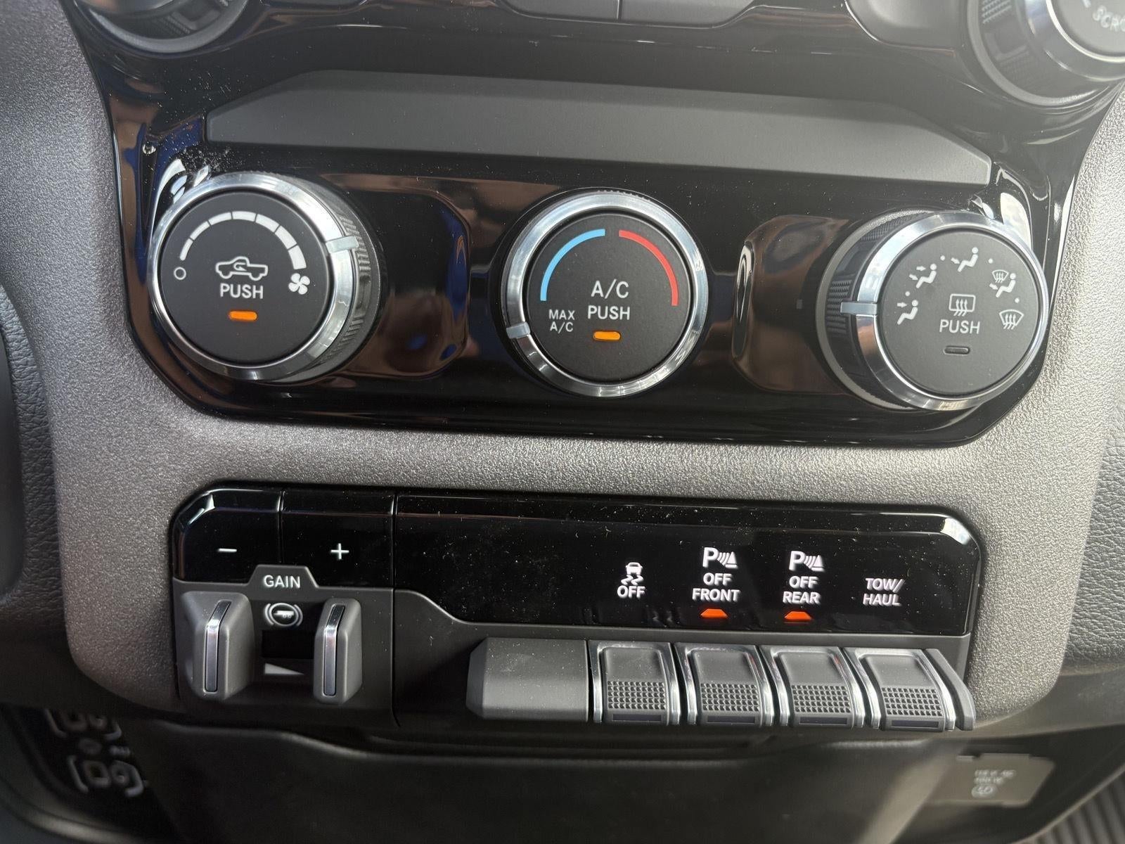 2026 RAM 1500 RAM 1500 TRADESMAN CREW CAB 4X4 5'7' BOX