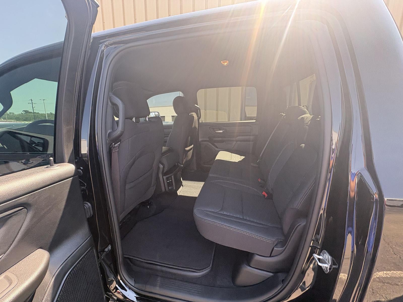 2026 RAM 1500 RAM 1500 TRADESMAN CREW CAB 4X4 5'7' BOX