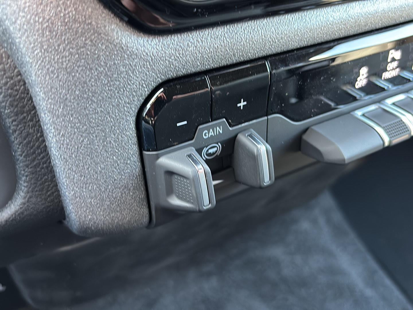 2026 RAM Ram 1500 Tradesman Crew Cab 4x4 5'7' Box