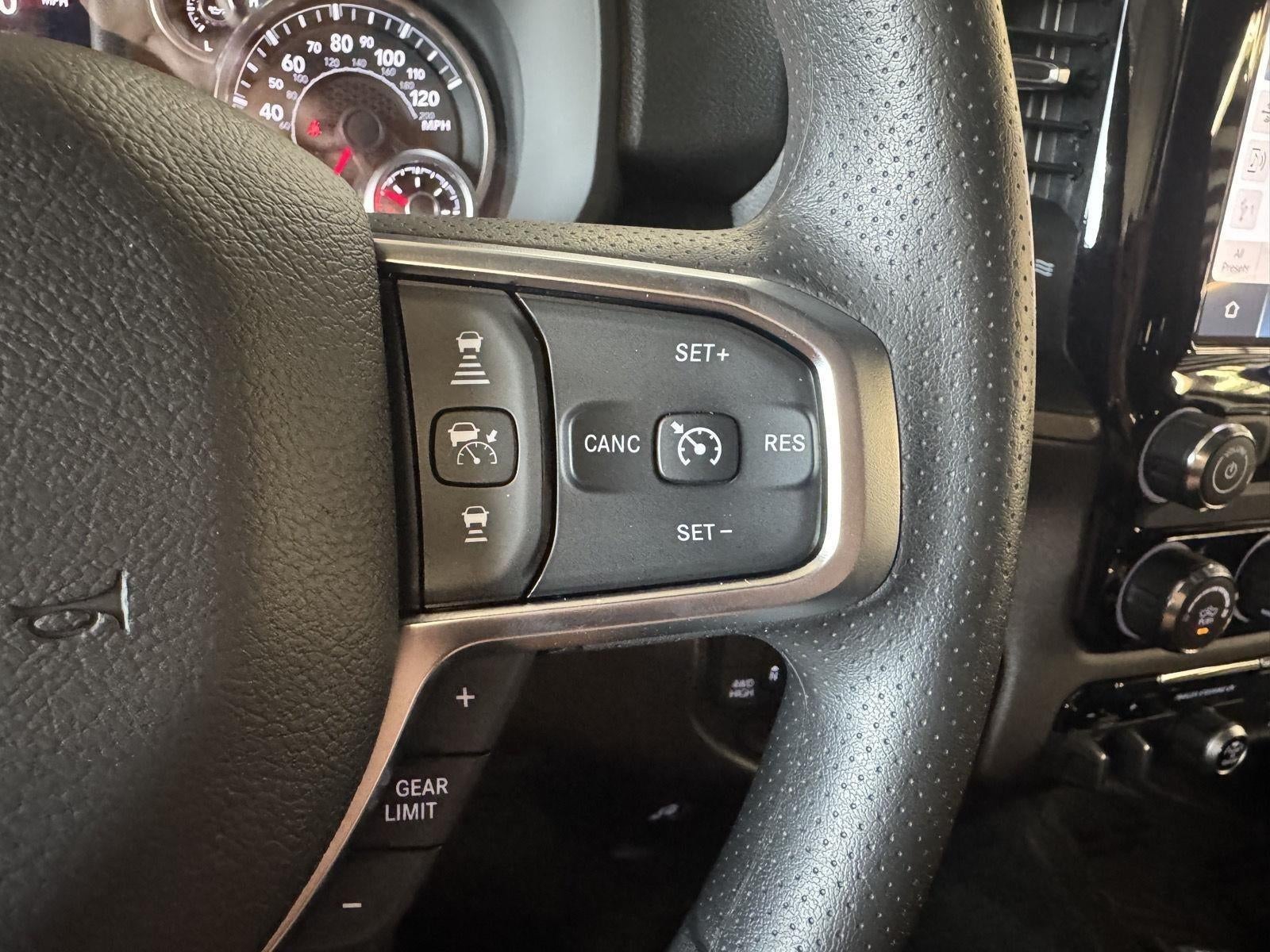 2026 RAM 1500 RAM 1500 EXPRESS CREW CAB 4X4 6'4' BOX