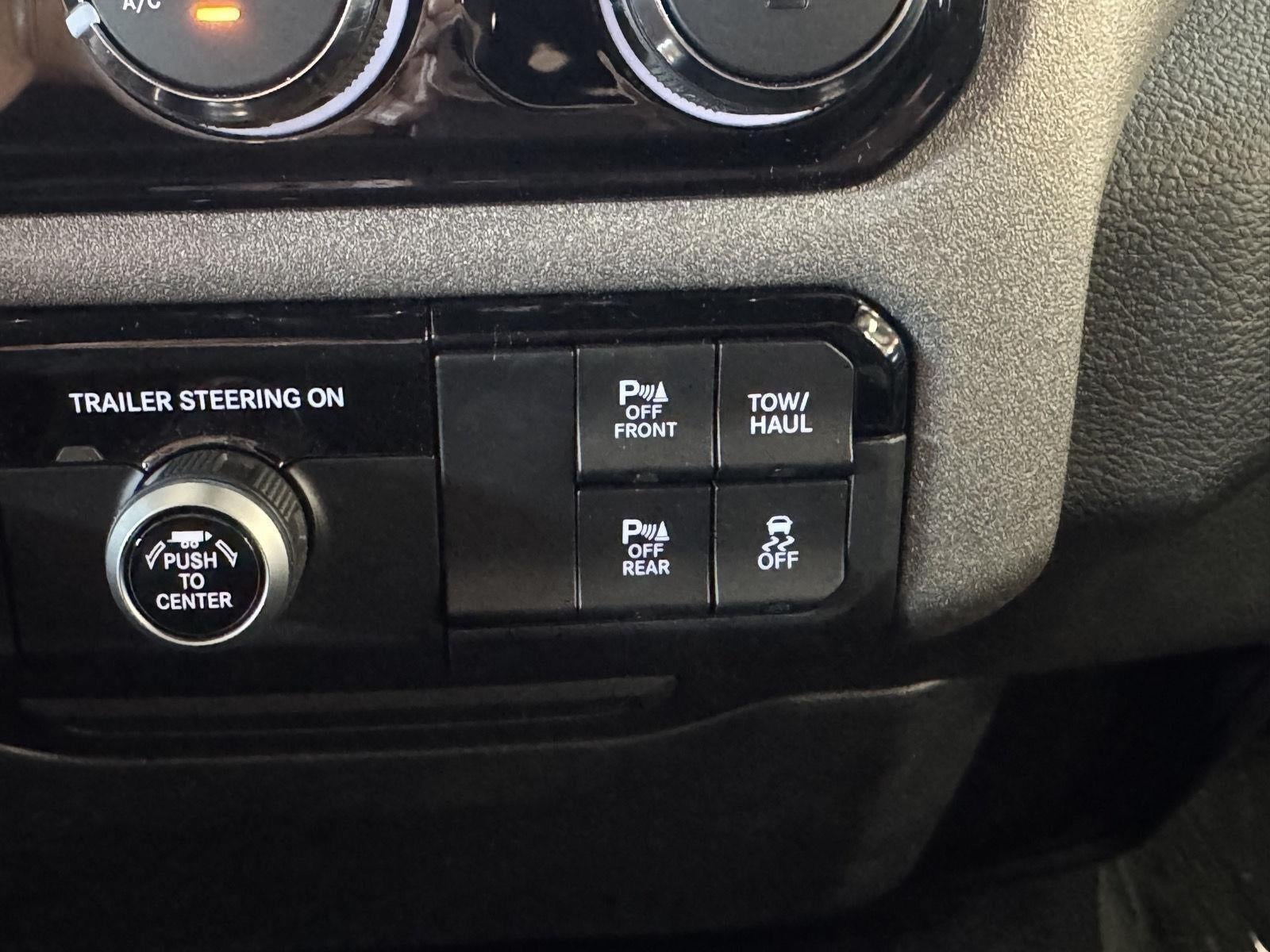 2026 RAM 1500 RAM 1500 EXPRESS CREW CAB 4X4 6'4' BOX
