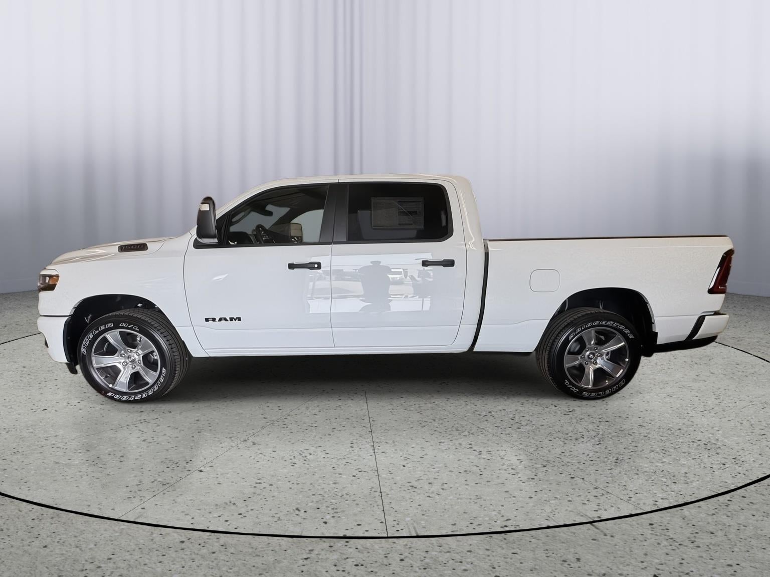 2026 RAM 1500 RAM 1500 EXPRESS CREW CAB 4X4 6'4' BOX