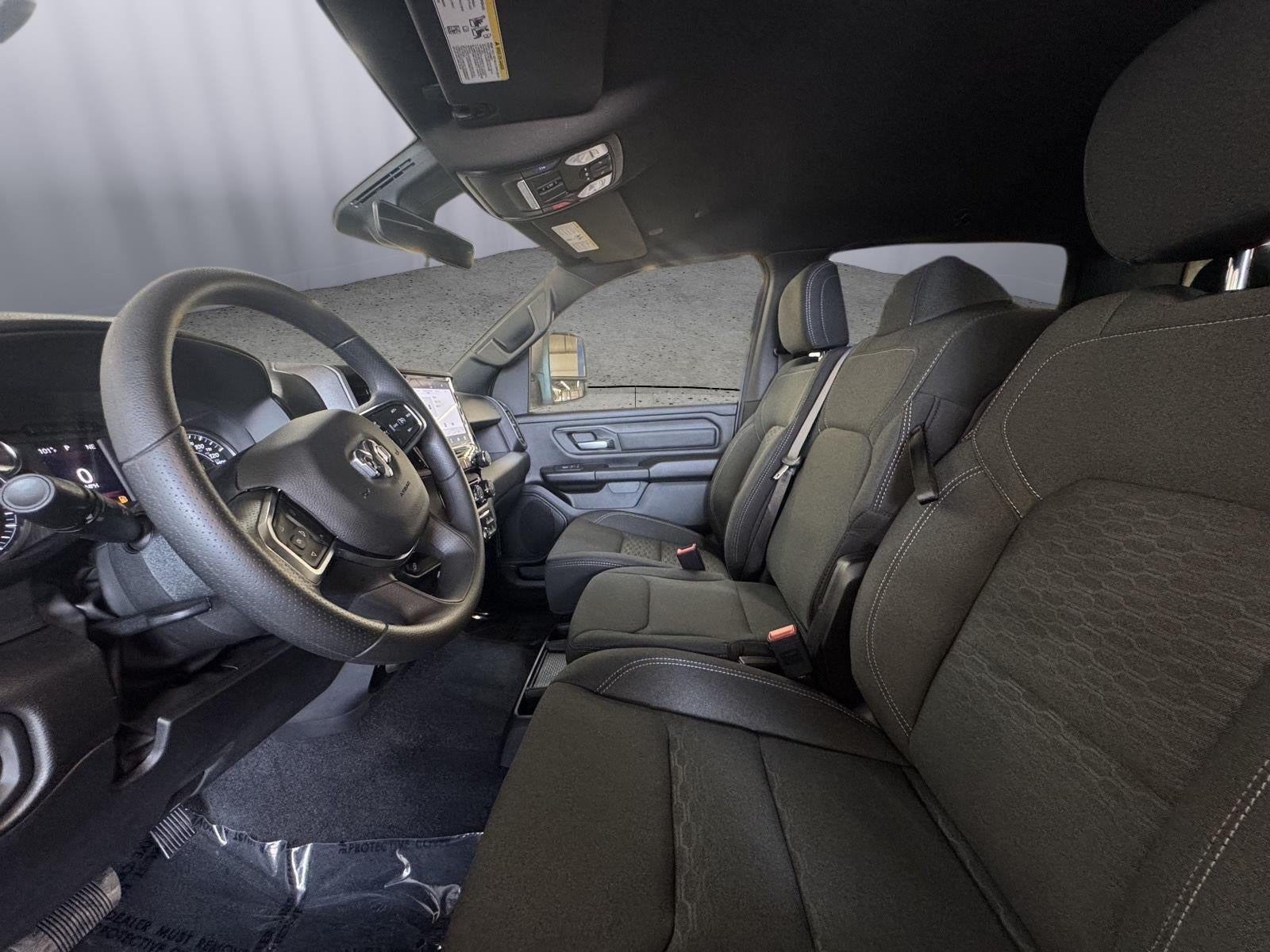 2026 RAM 1500 RAM 1500 EXPRESS CREW CAB 4X4 6'4' BOX