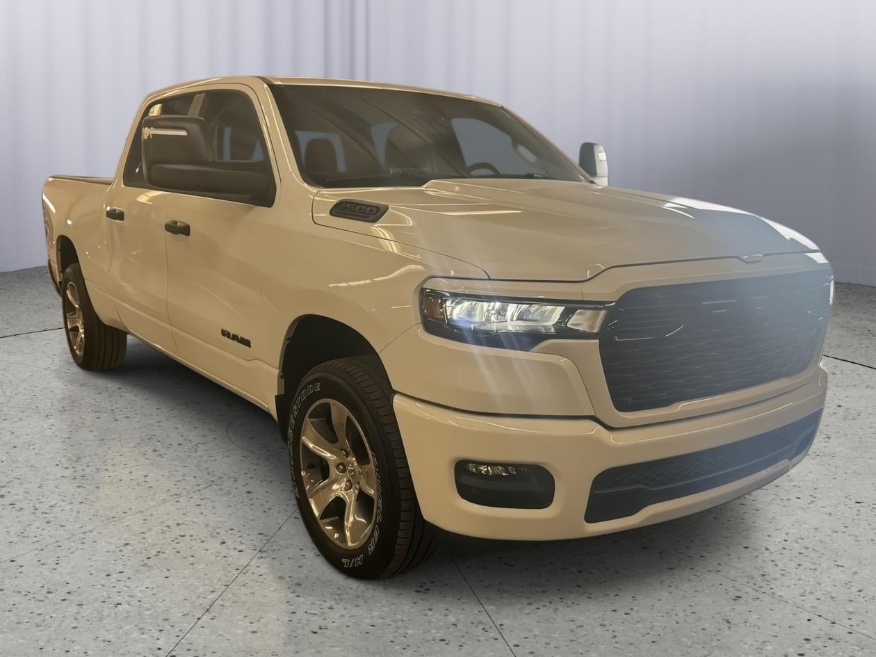 2026 RAM 1500 RAM 1500 EXPRESS CREW CAB 4X4 6'4' BOX