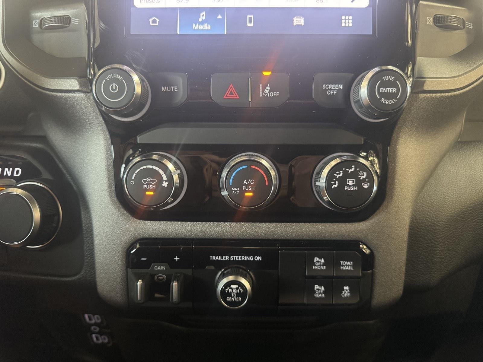 2026 RAM Ram 1500 RAM 1500 EXPRESS CREW CAB 4X4 6'4' BOX