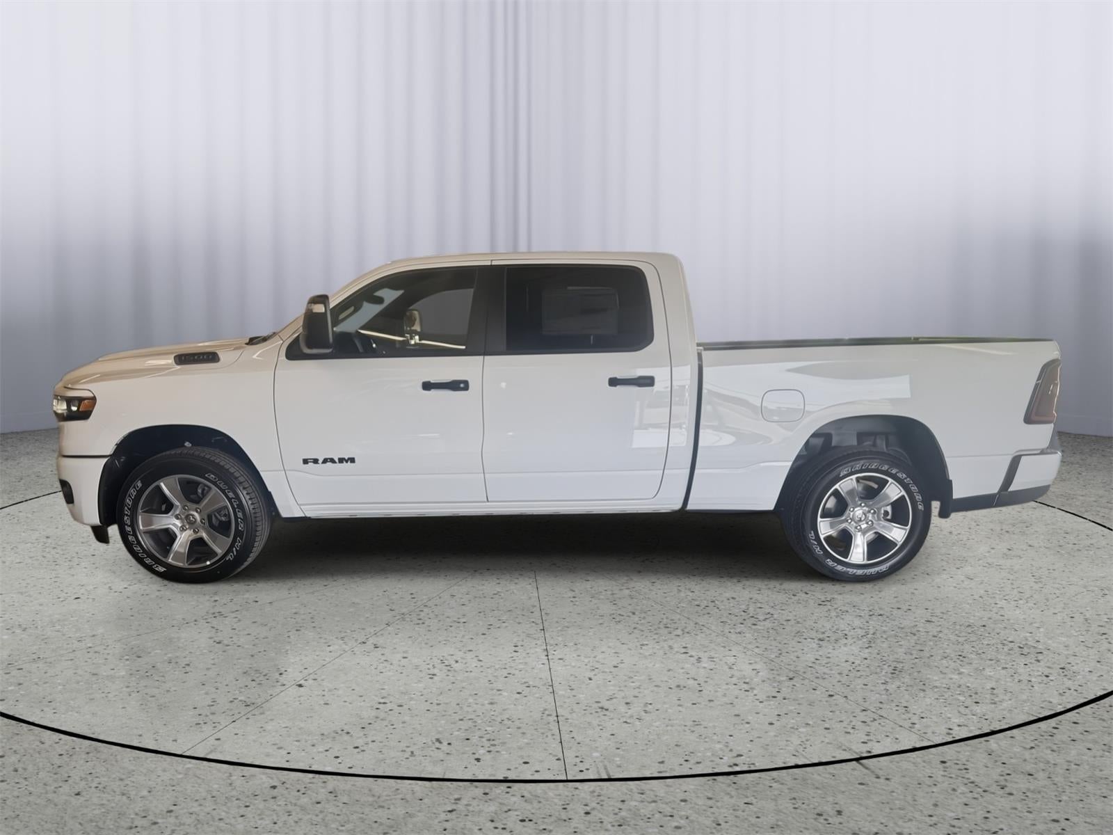 2026 RAM Ram 1500 RAM 1500 EXPRESS CREW CAB 4X4 6'4' BOX