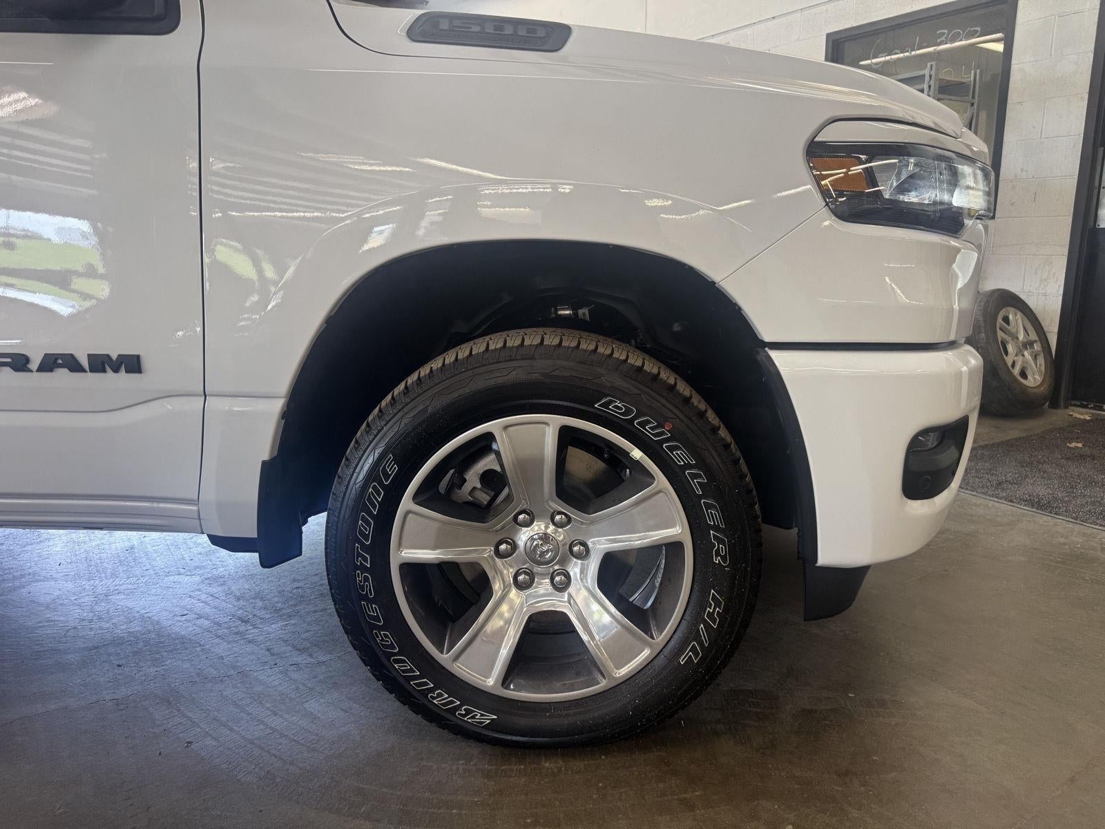 2026 RAM Ram 1500 RAM 1500 EXPRESS CREW CAB 4X4 6'4' BOX