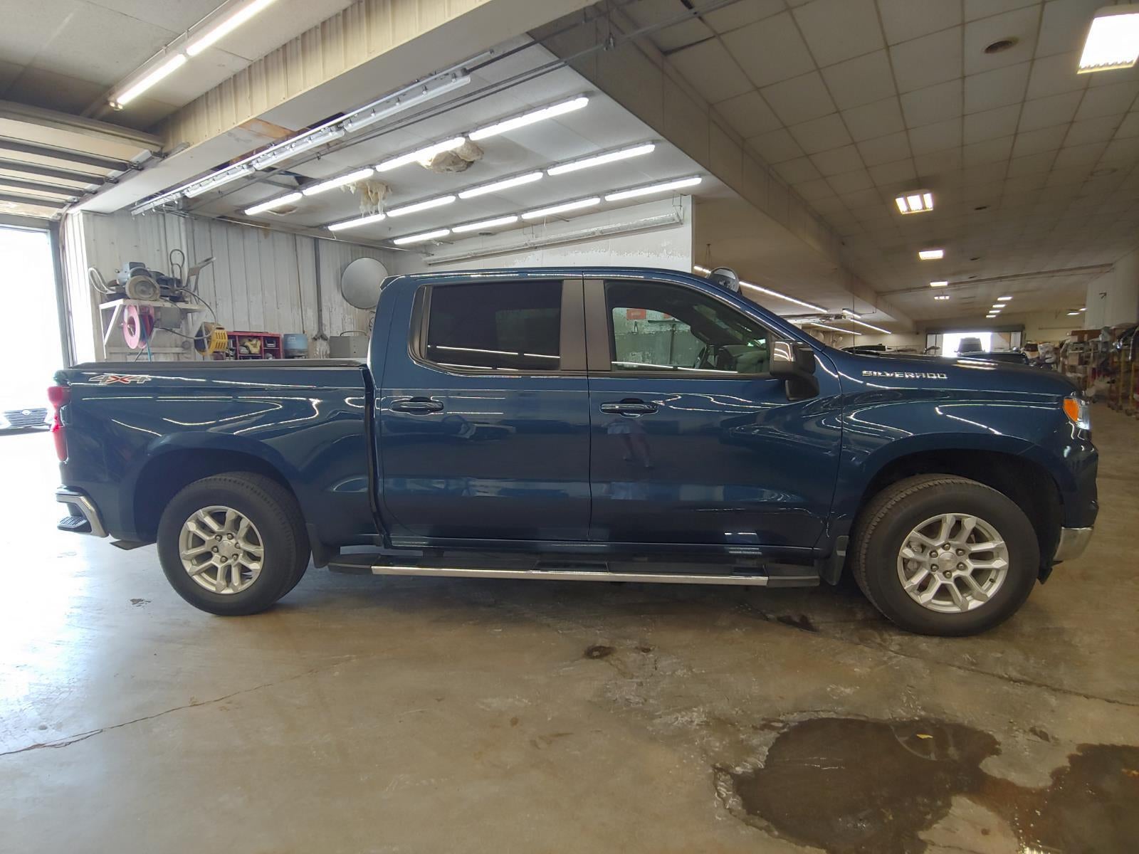 2023 Chevrolet Silverado 1500 4WD Crew Cab Standard Bed LT