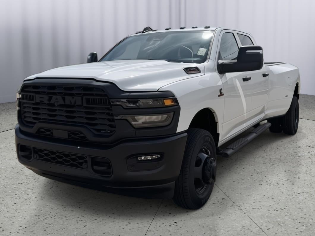 2026 RAM 3500 RAM 3500 TRADESMAN CREW CAB 4X4 8' BOX