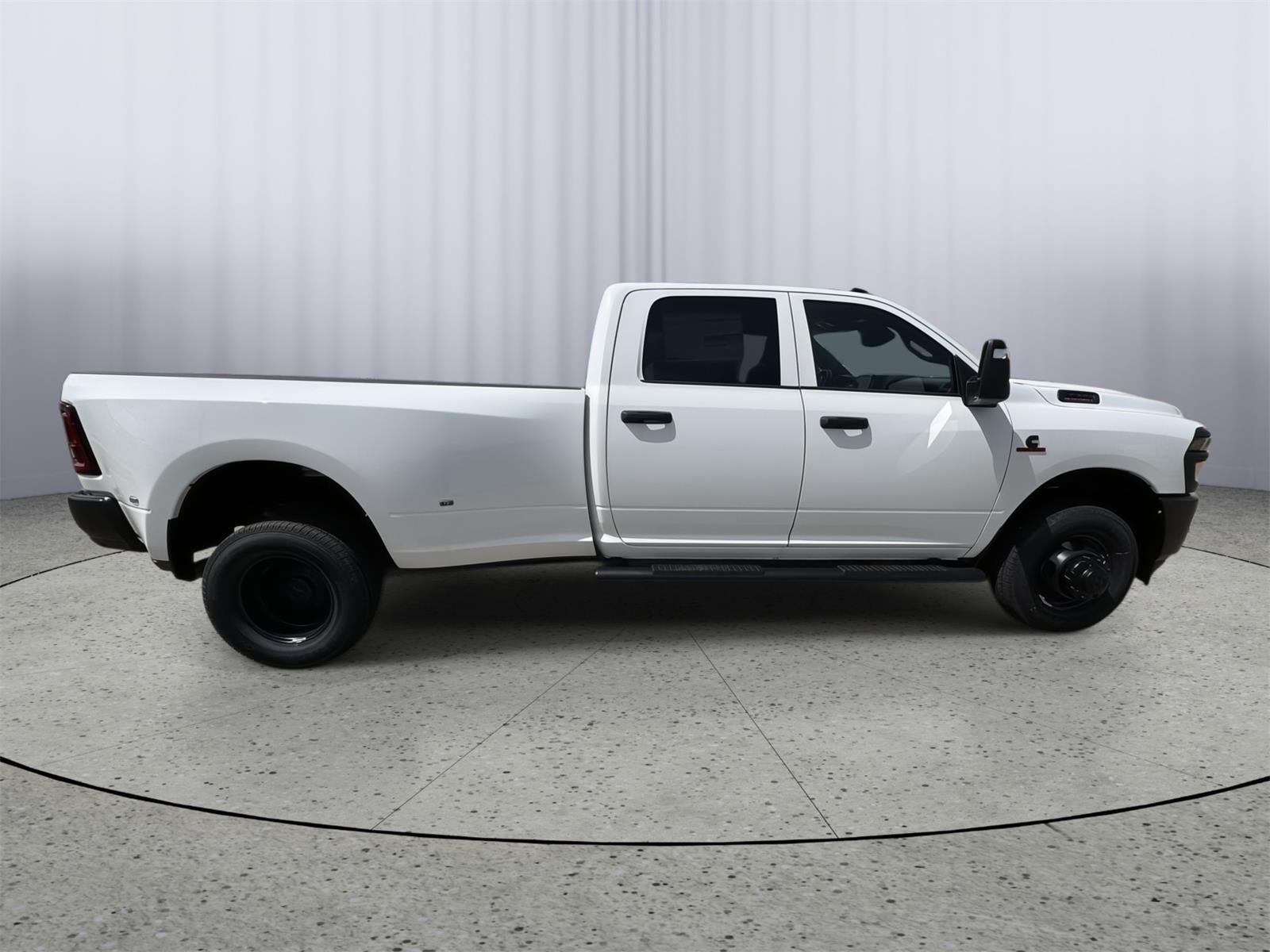 2026 RAM 3500 RAM 3500 TRADESMAN CREW CAB 4X4 8' BOX