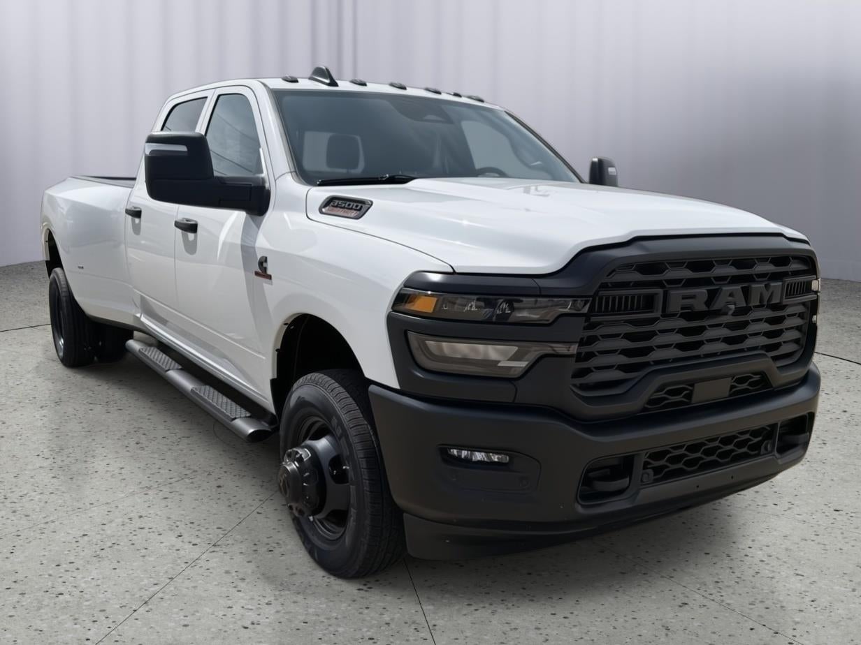 2026 RAM 3500 RAM 3500 TRADESMAN CREW CAB 4X4 8' BOX
