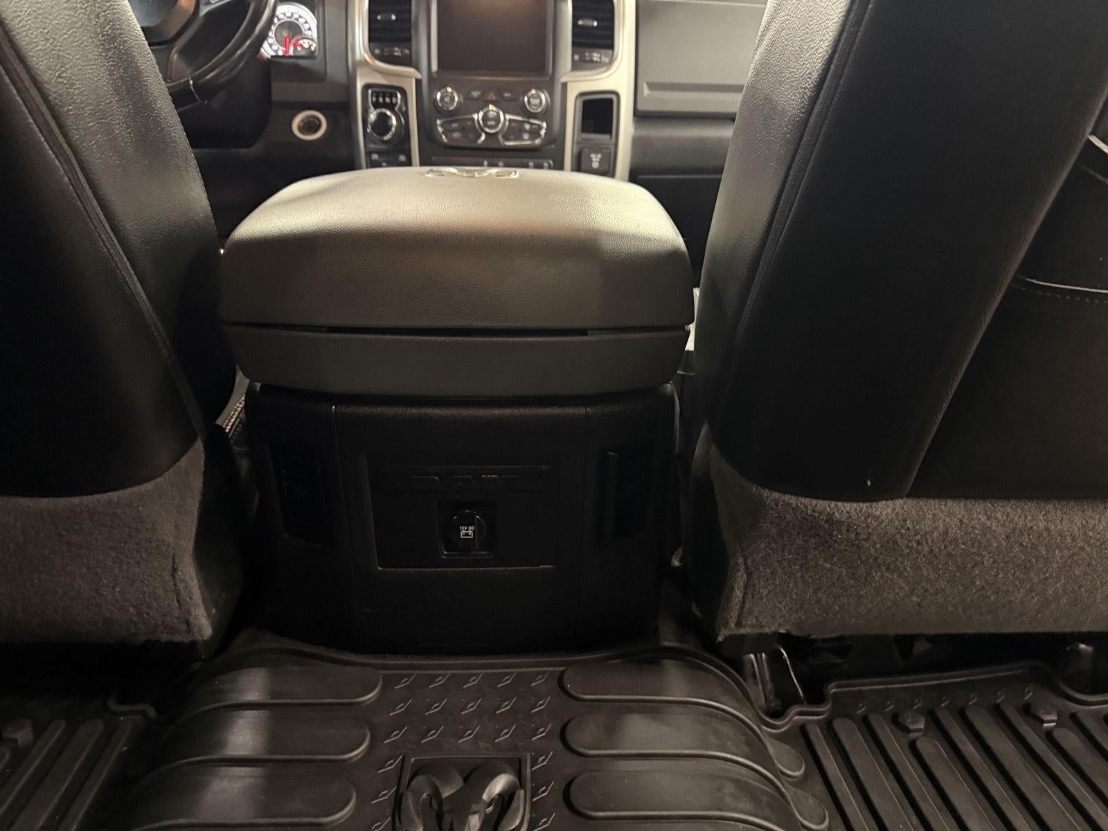 2017 RAM 1500 Big Horn Crew Cab 4x4 5'7' Box