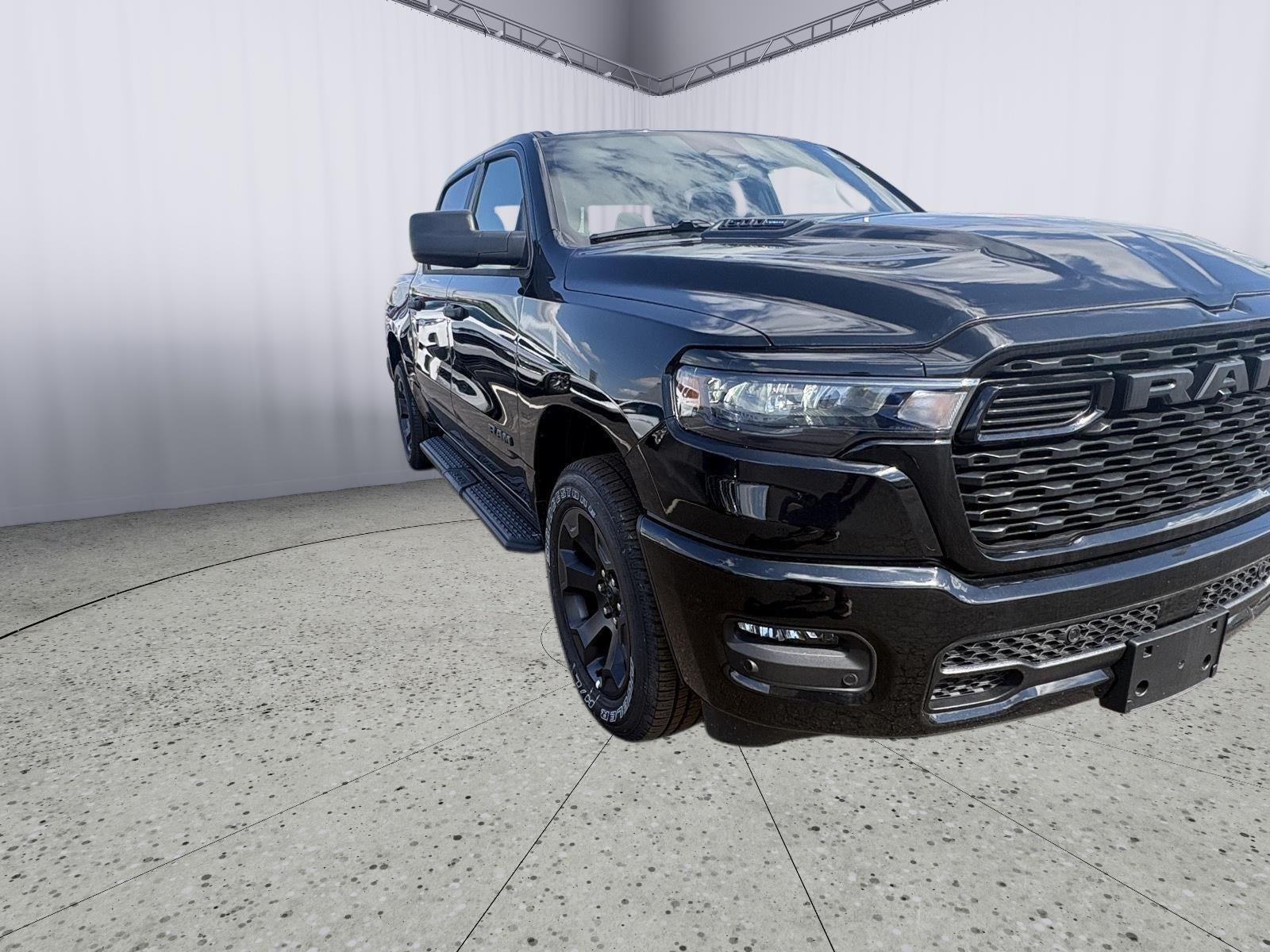 2026 RAM 1500 RAM 1500 EXPRESS CREW CAB 4X4 5'7' BOX
