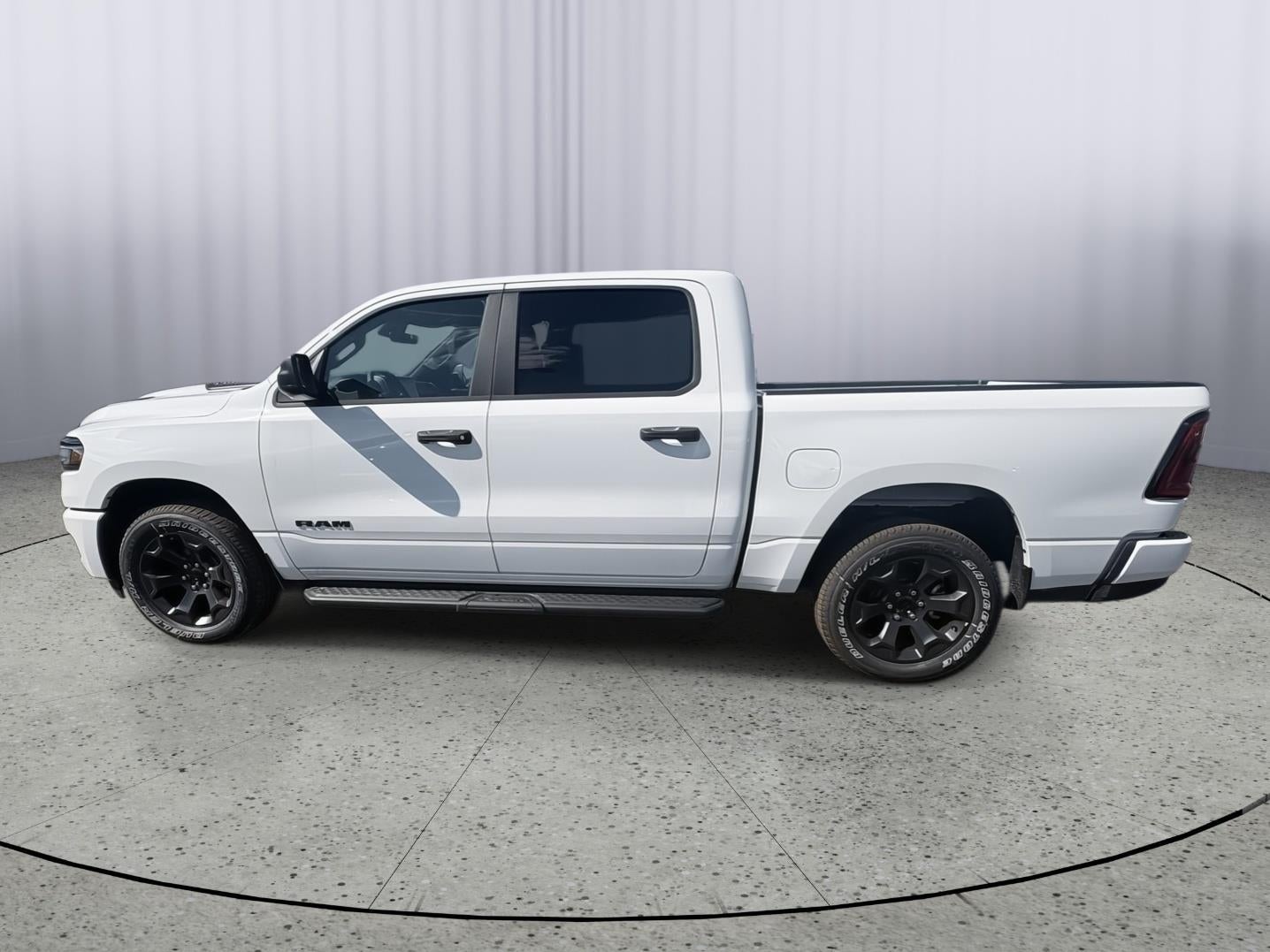 2026 RAM 1500 RAM 1500 EXPRESS CREW CAB 4X4 5'7' BOX