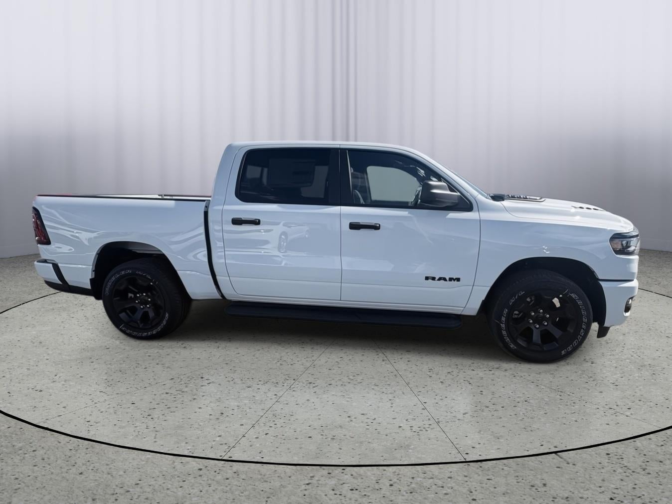 2026 RAM 1500 RAM 1500 EXPRESS CREW CAB 4X4 5'7' BOX