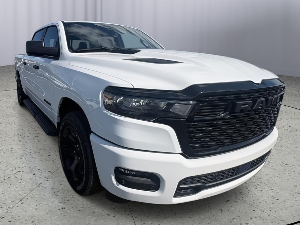 2026 RAM 1500 RAM 1500 EXPRESS CREW CAB 4X4 5'7' BOX