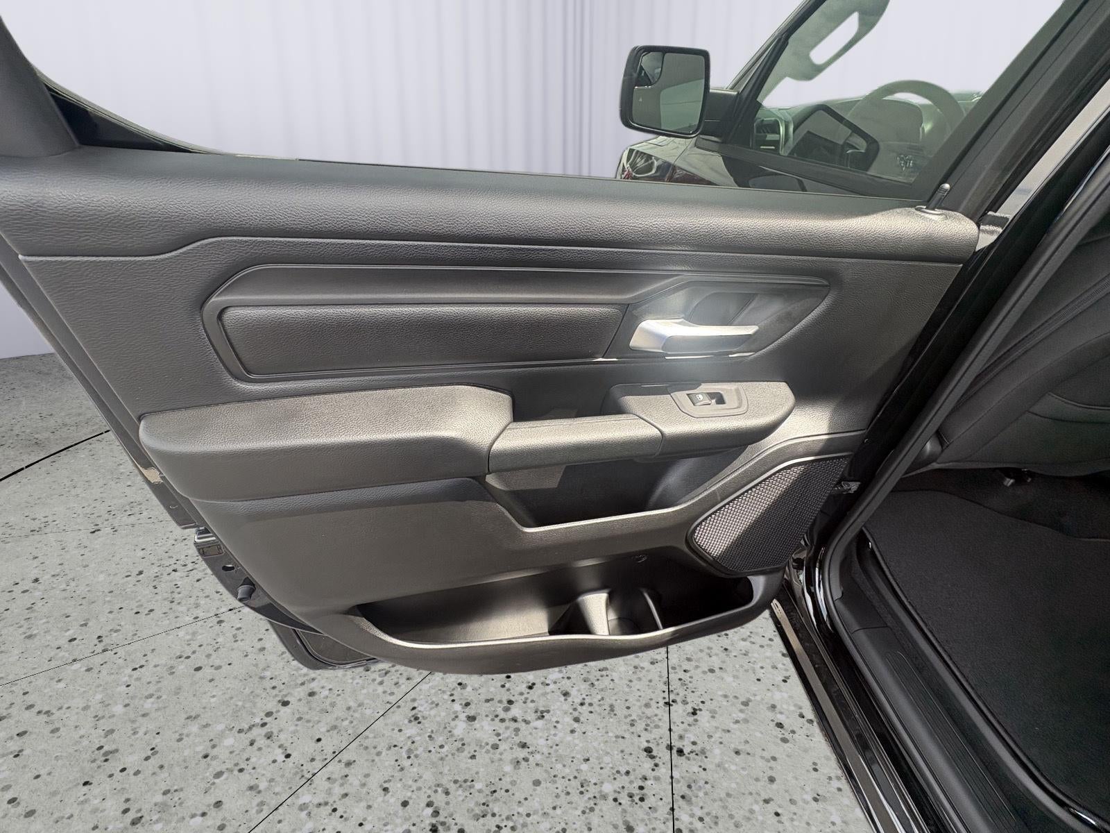 2026 RAM Ram 1500 RAM 1500 TRADESMAN CREW CAB 4X4 5'7' BOX