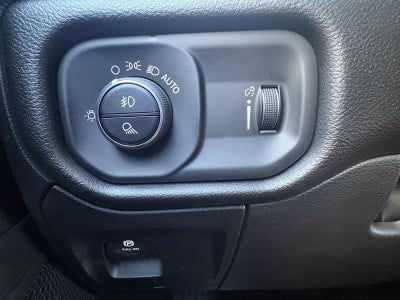 2026 RAM 1500 RAM 1500 EXPRESS CREW CAB 4X4 5'7' BOX