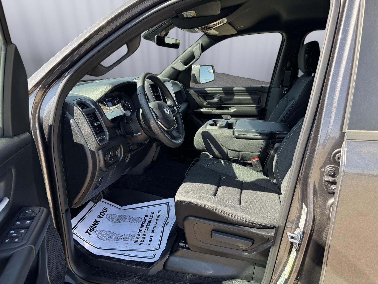 2026 RAM Ram 1500 RAM 1500 TRADESMAN CREW CAB 4X4 5'7' BOX