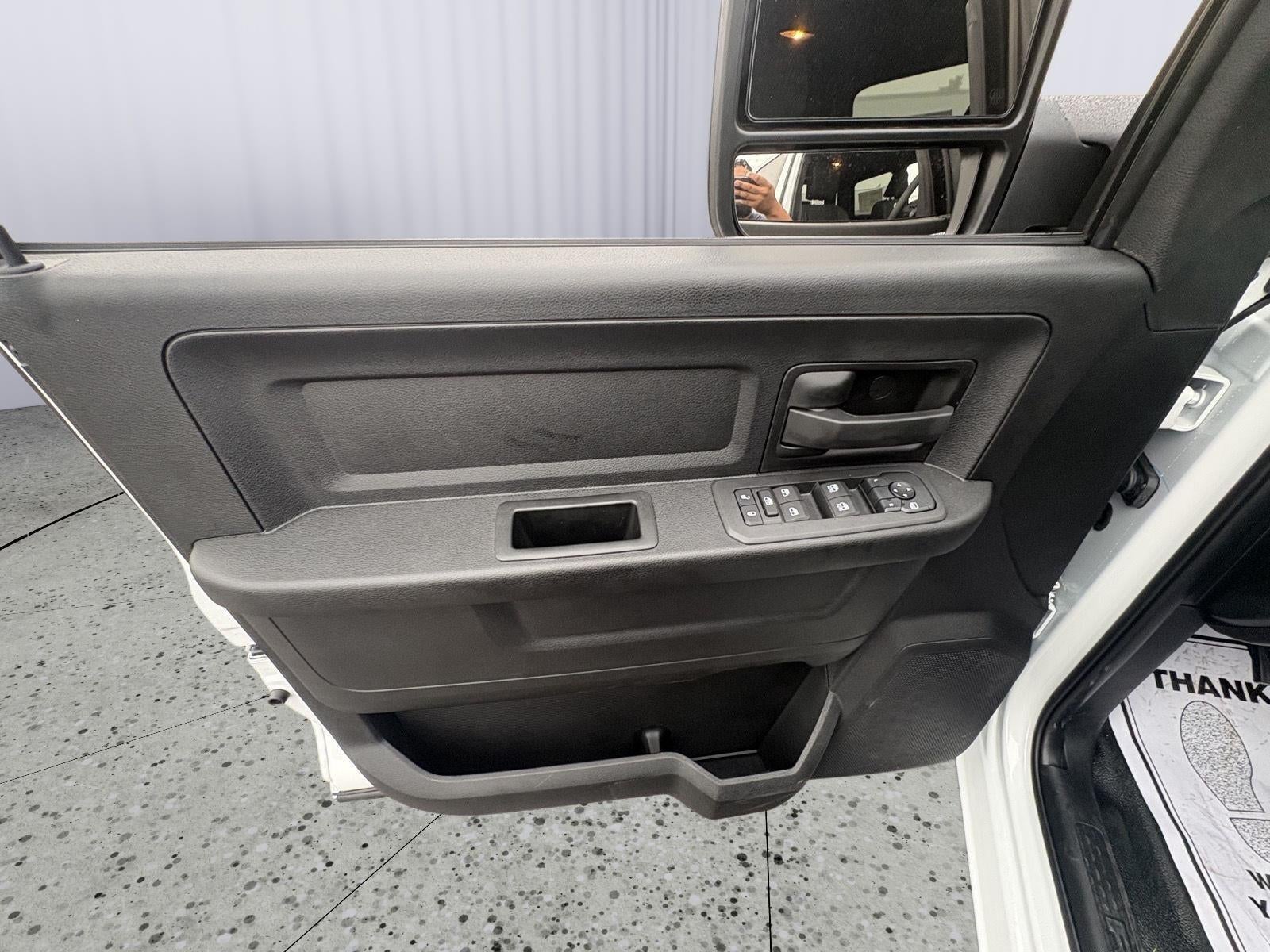 2027 RAM 4500 Chassis Cab RAM 4500 TRADESMAN CHASSIS CREW CAB 4X2 60' CA