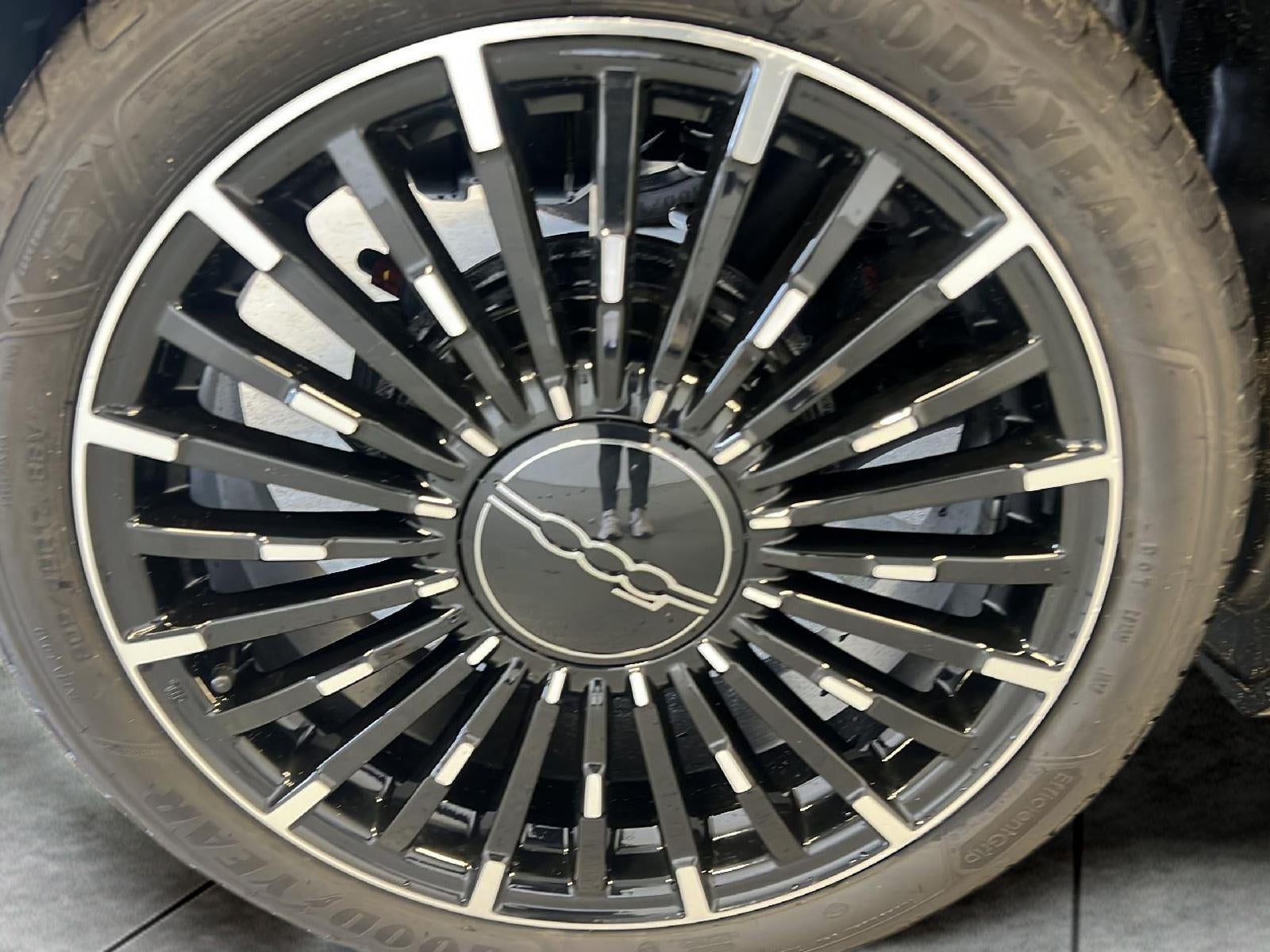 2024 FIAT FIAT 500e 500e INSPI(RED)