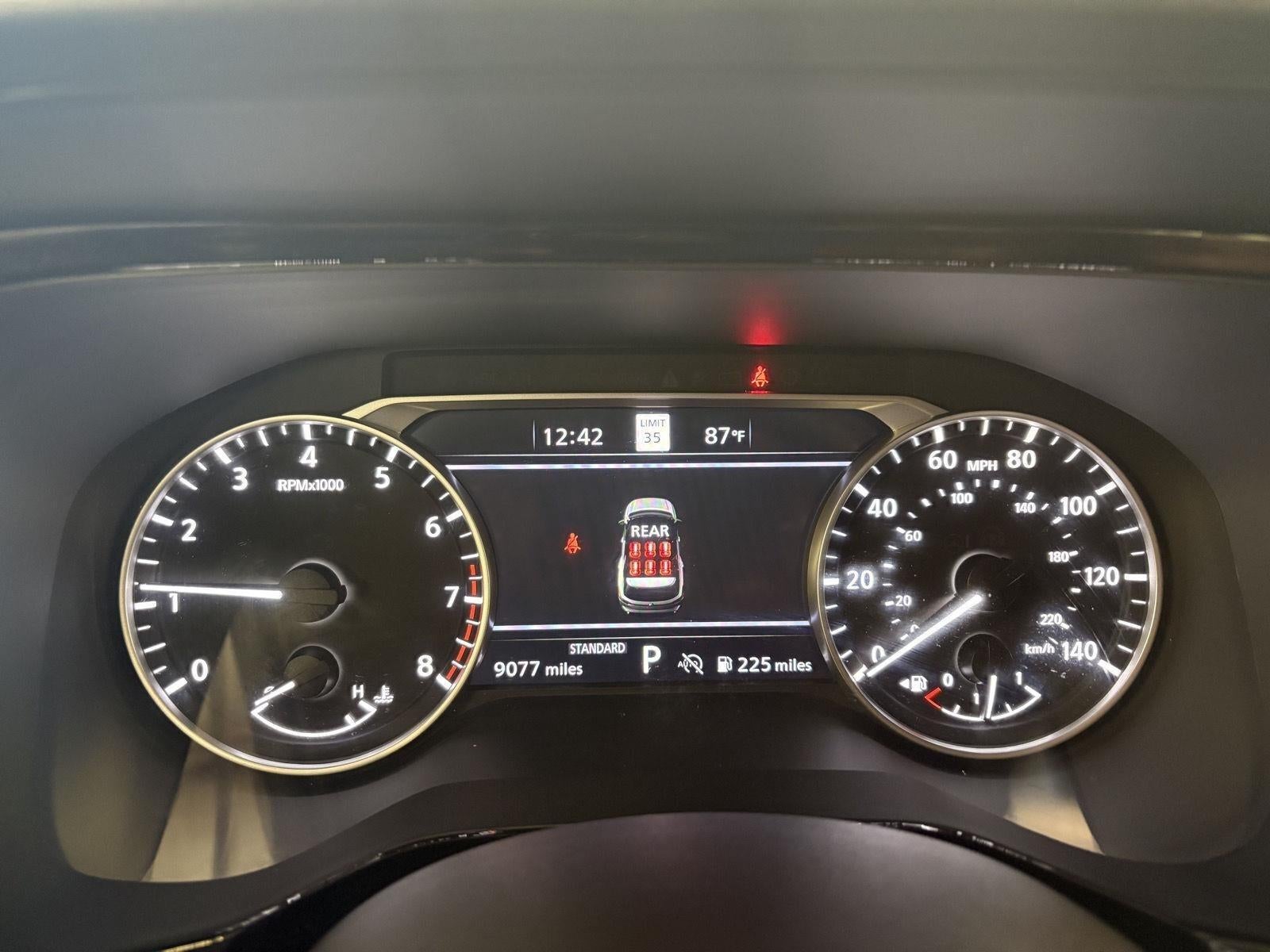 2025 Nissan Pathfinder SL
