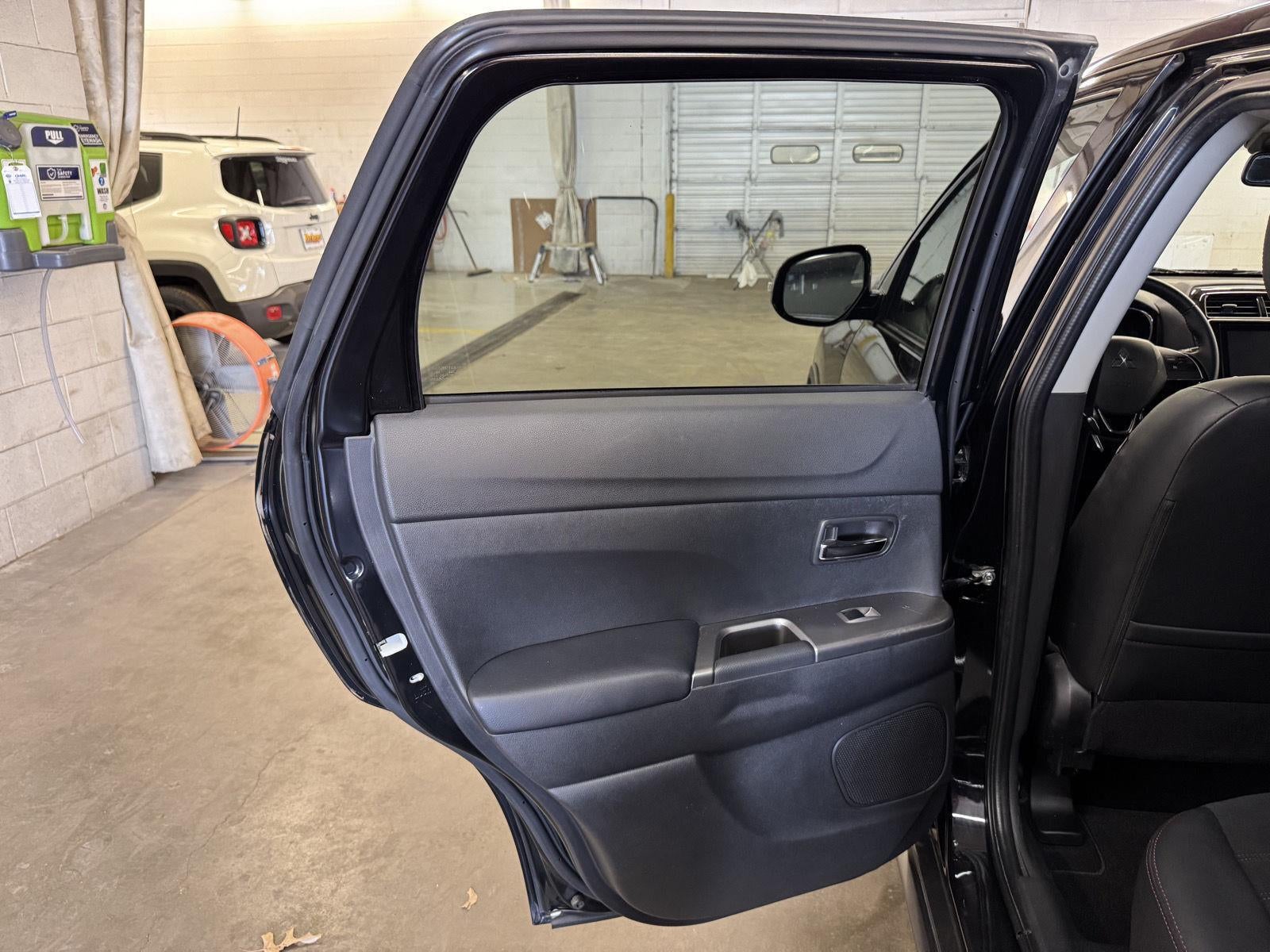 2023 Mitsubishi Outlander Sport SE