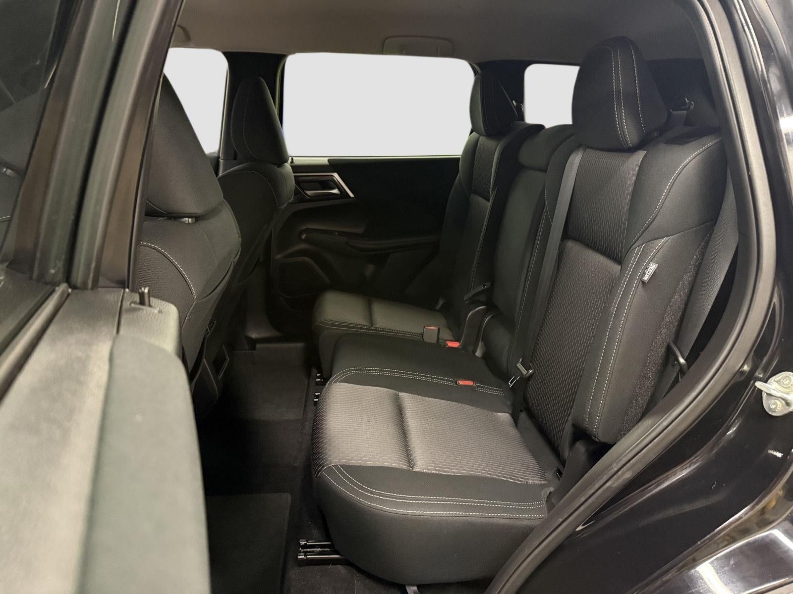 2024 Mitsubishi Outlander ES