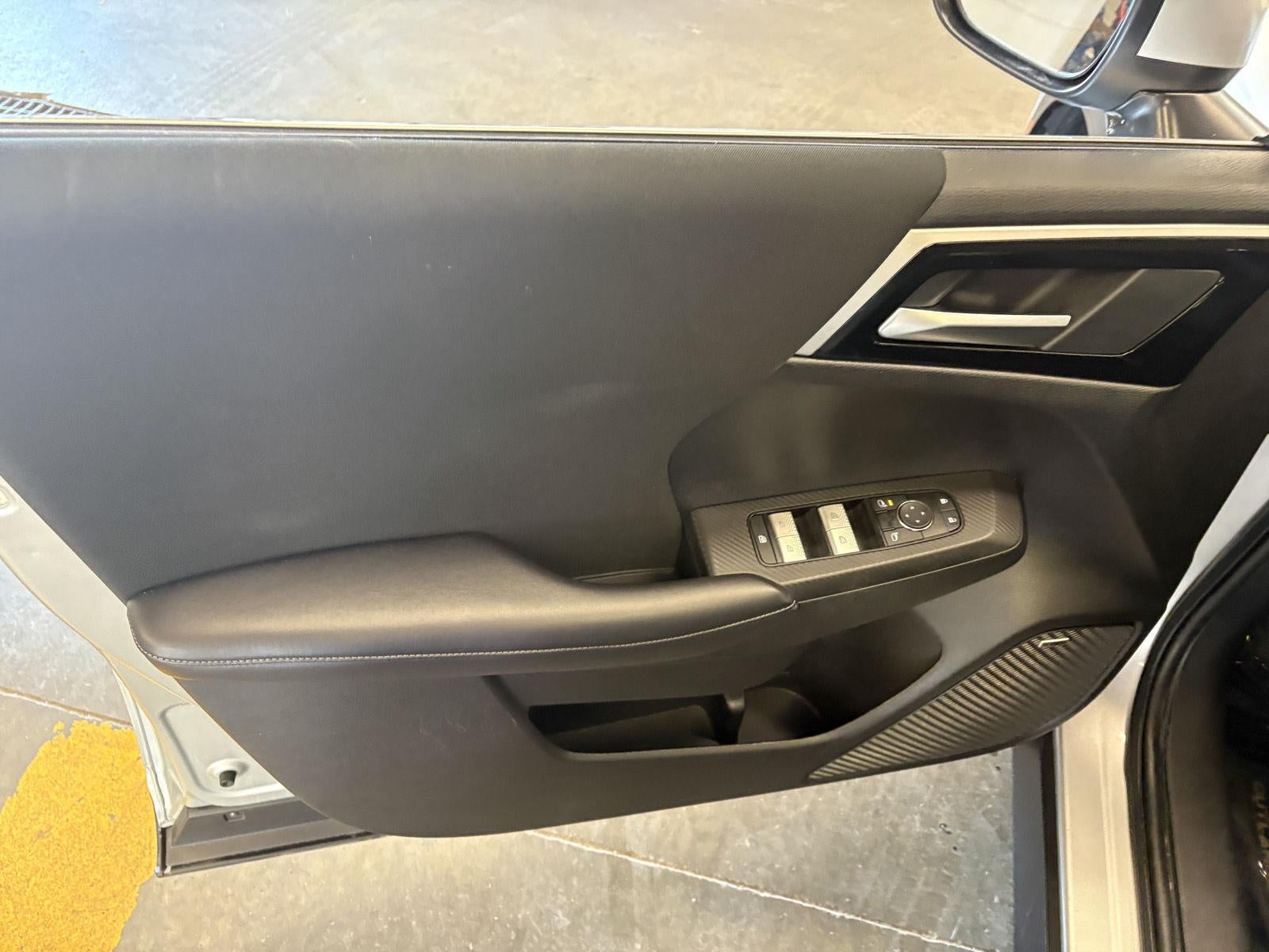 2025 Mitsubishi Outlander ES