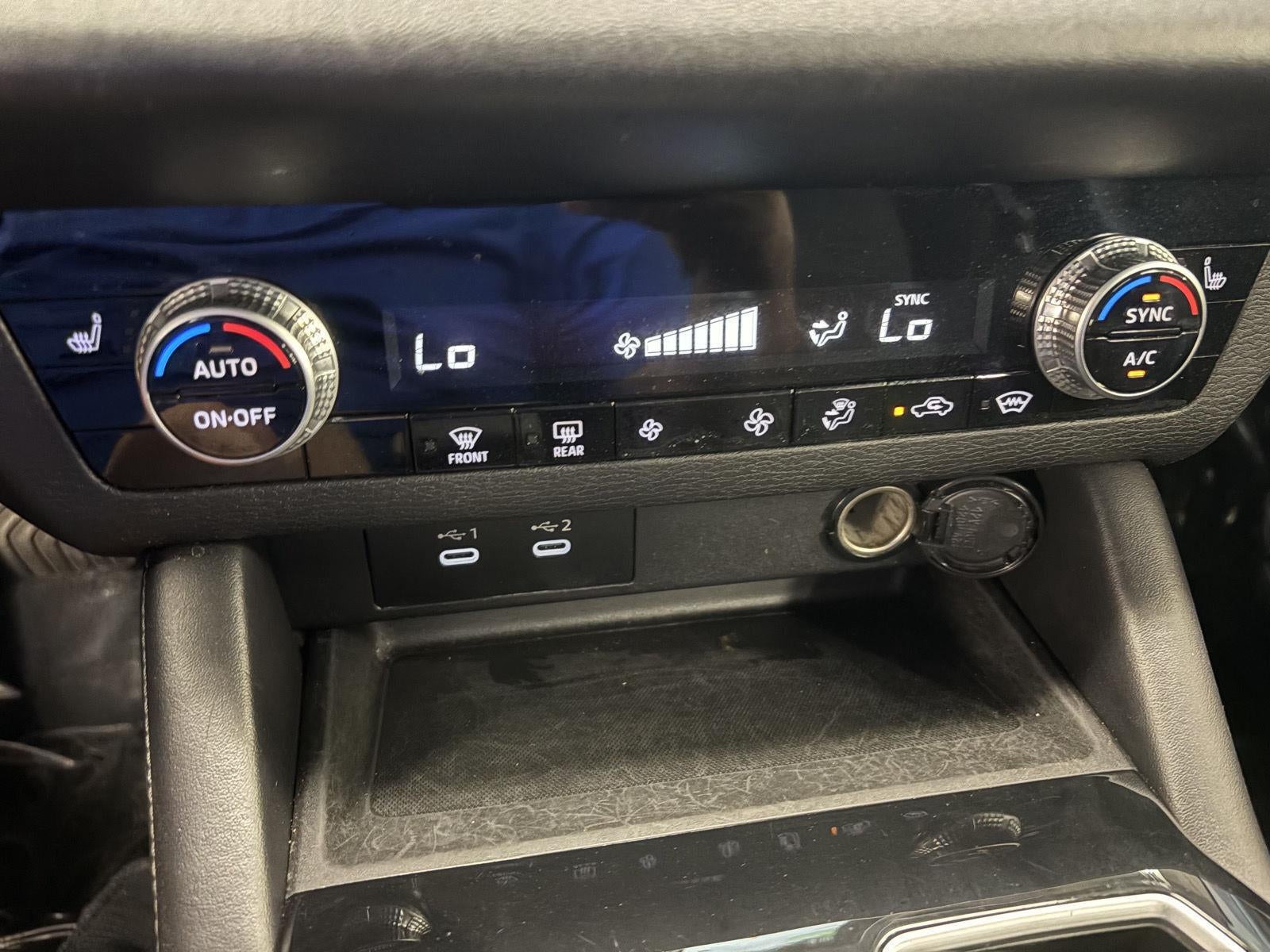 2025 Mitsubishi Outlander ES