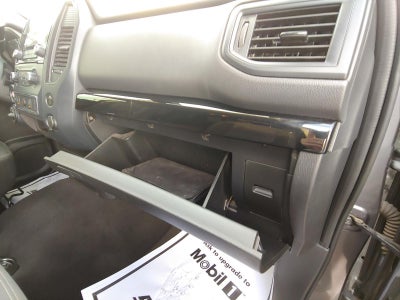 2022 Nissan Titan SV