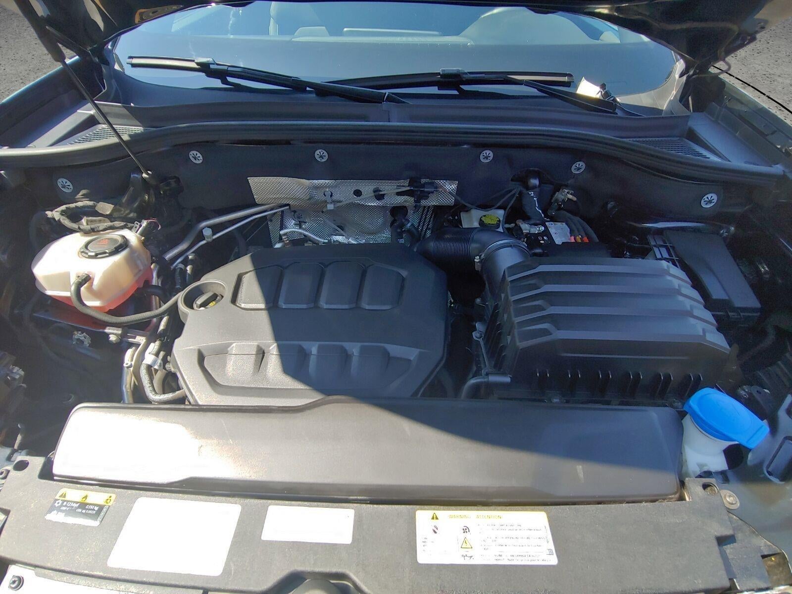 2025 Volkswagen Atlas Cross Sport 2.0T SE w/Technology