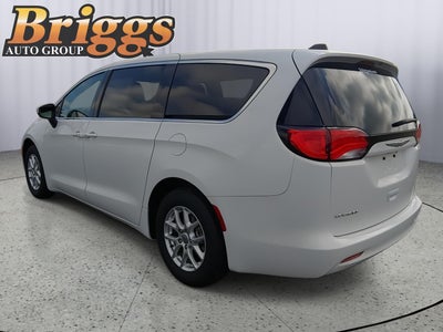 2022 Chrysler Voyager LX