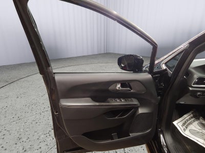 2025 Chrysler Voyager LX