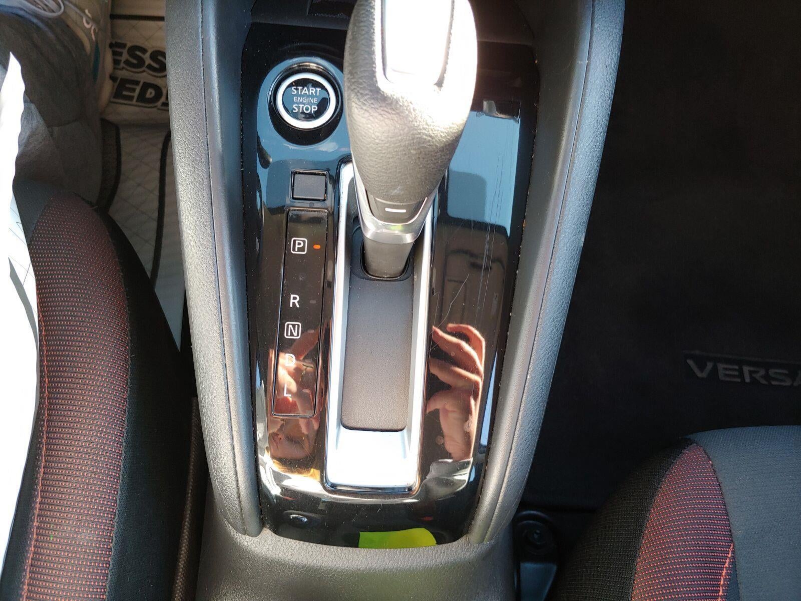 2025 Nissan Versa SR