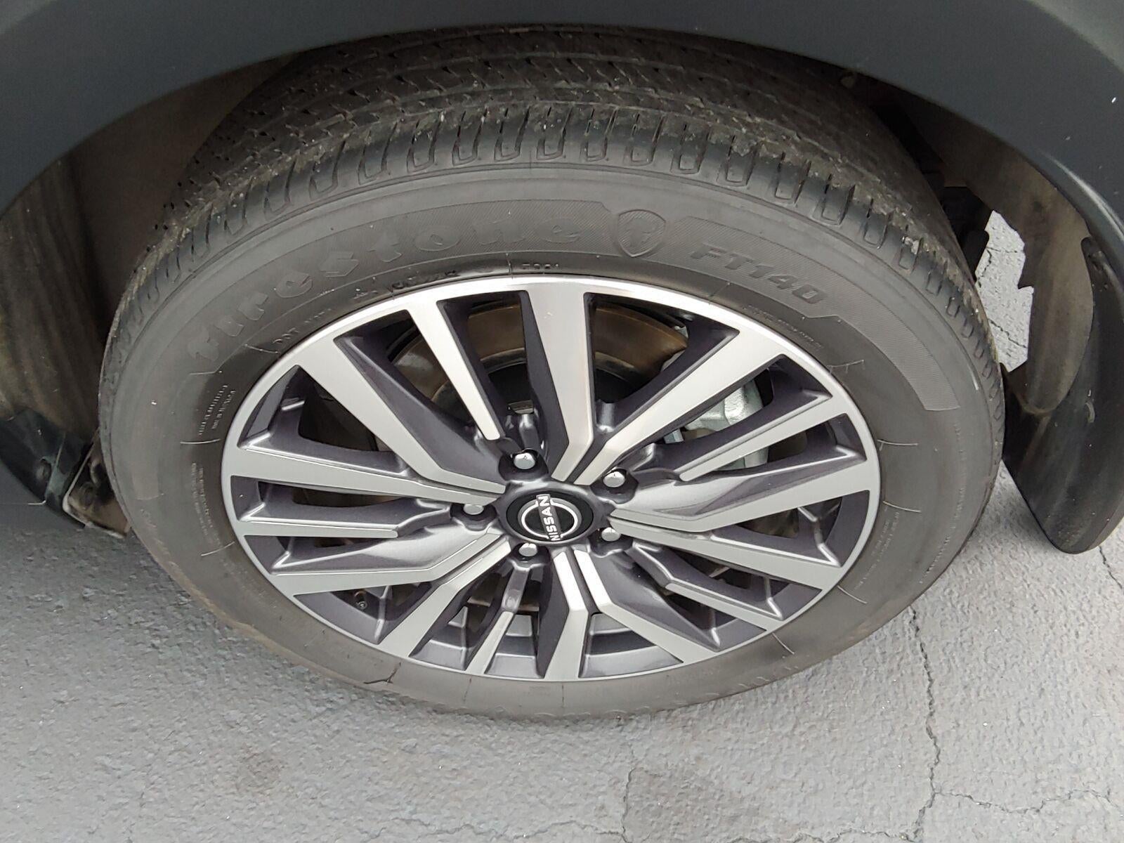 2022 Nissan Kicks SV