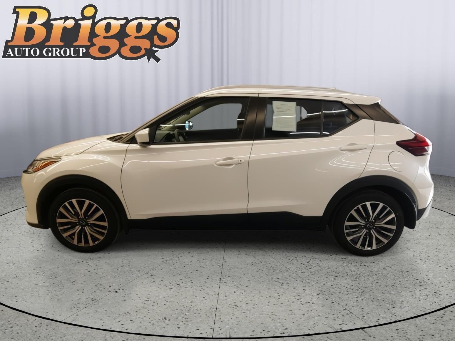 2022 Nissan Kicks SV