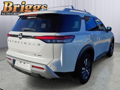 2024 Nissan Pathfinder SL