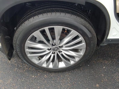 2023 Toyota Highlander Hybrid Platinum