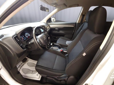 2017 Mitsubishi Outlander ES