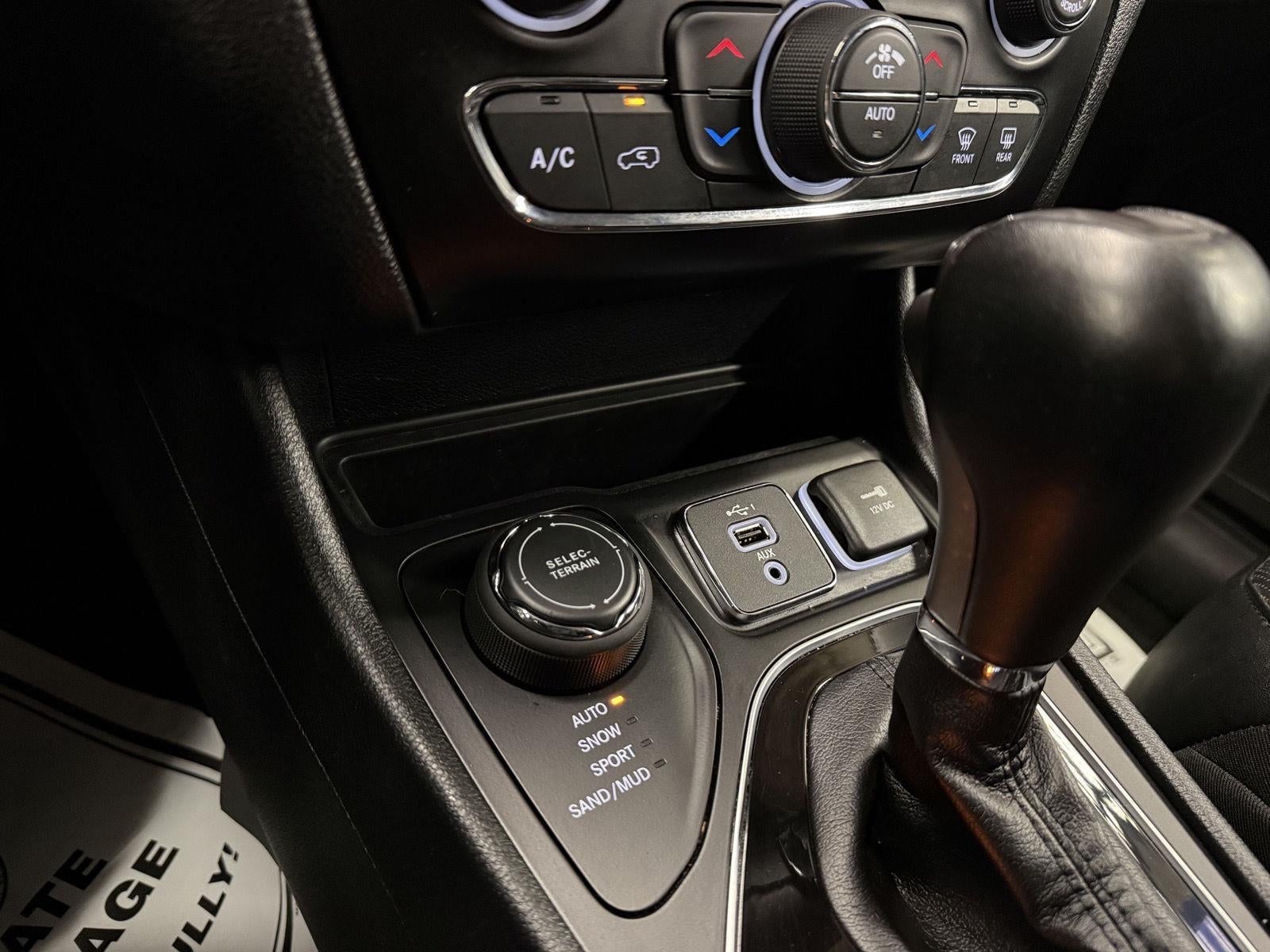 2023 Jeep Cherokee Altitude Lux