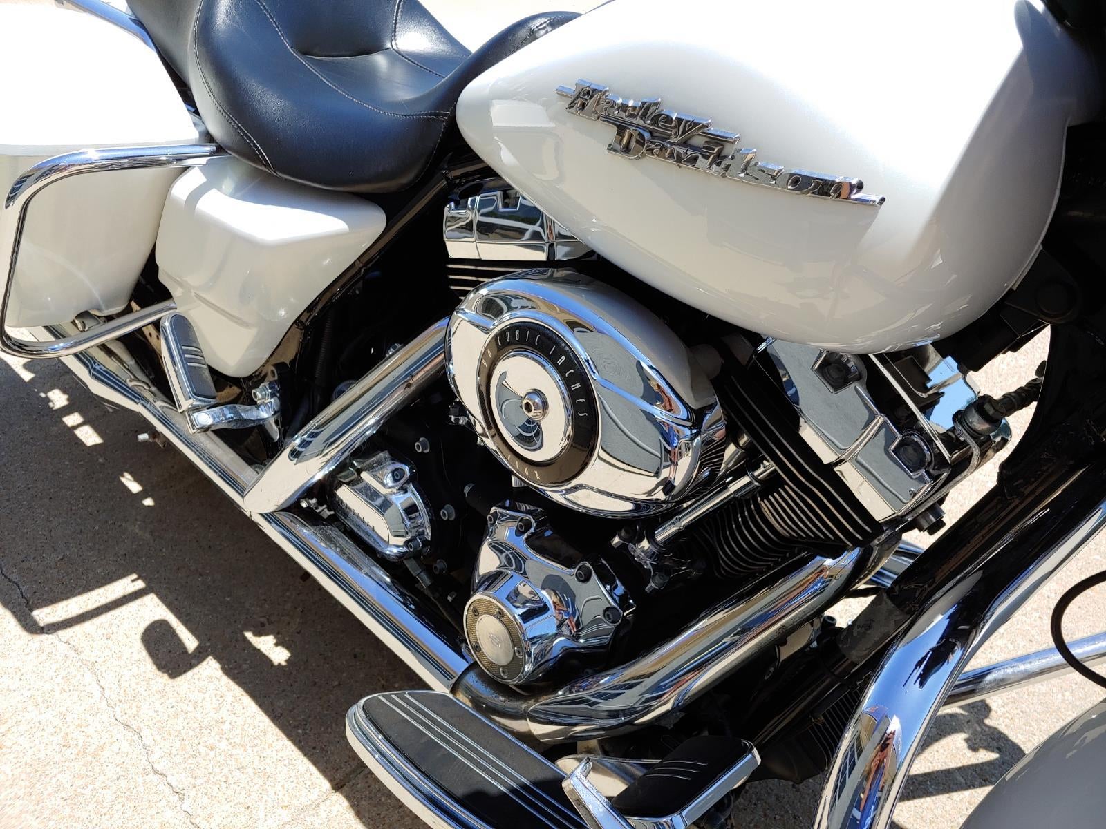 2008 HARLEY-DAVIDSON STREET GLIDE Base