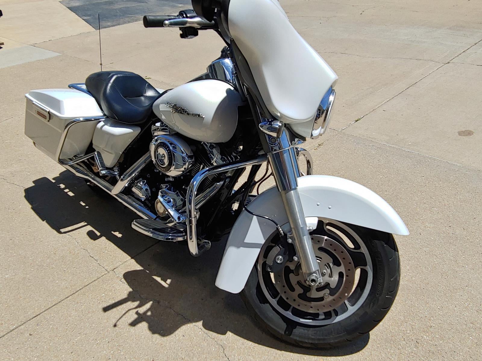 2008 HARLEY-DAVIDSON STREET GLIDE Base