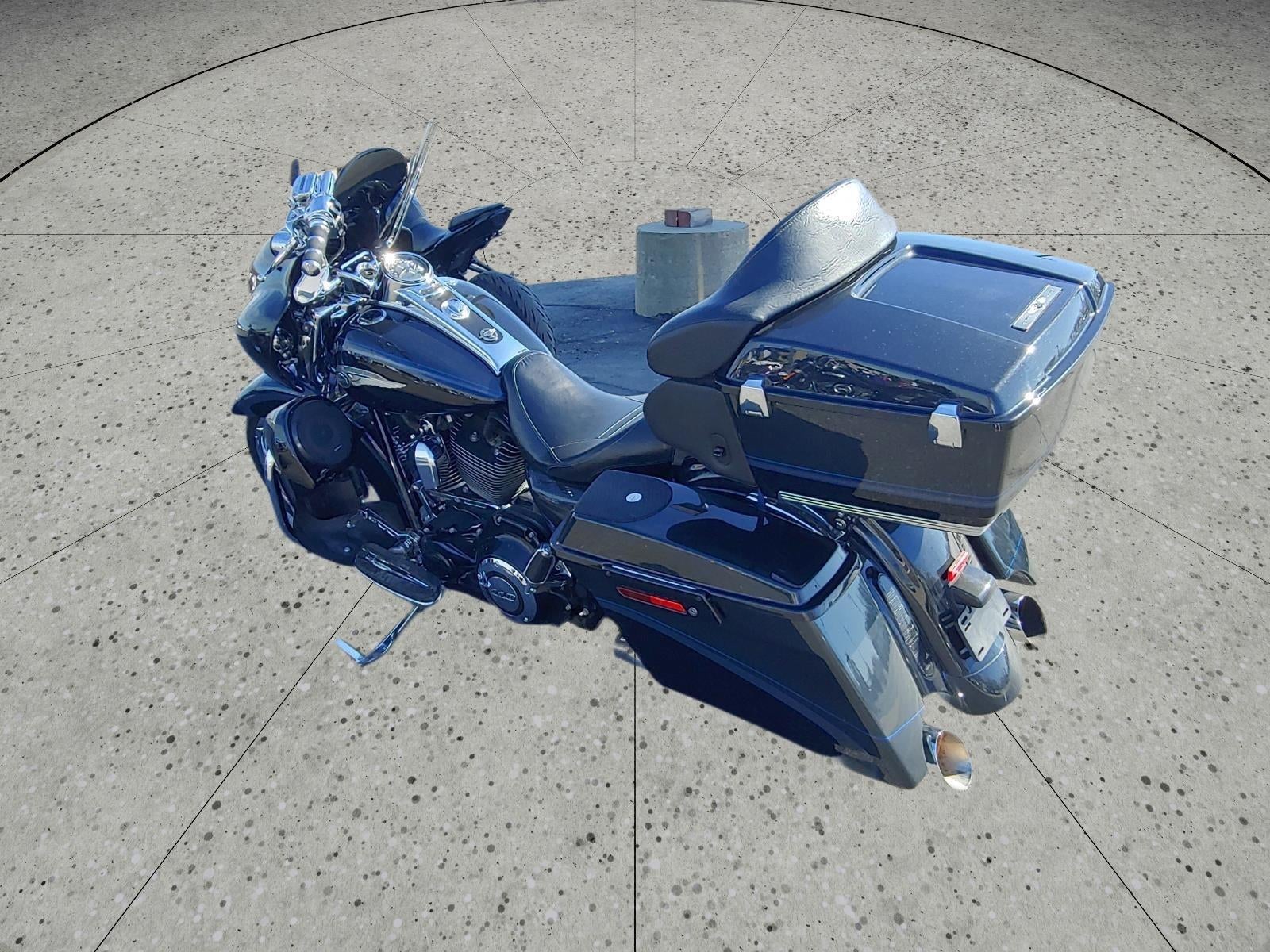 2013 HARLEY-DAVIDSON ROAD KING Base