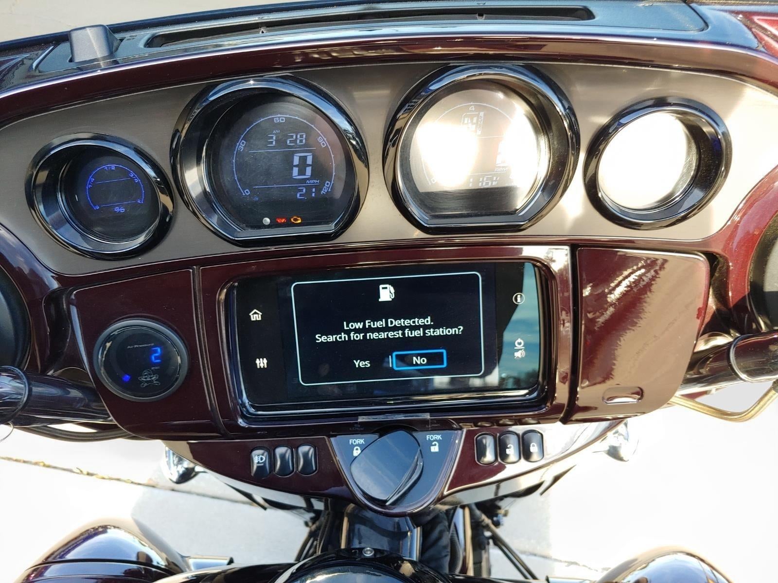 2019 HARLEY-DAVIDSON STREET GLIDE CVO Base