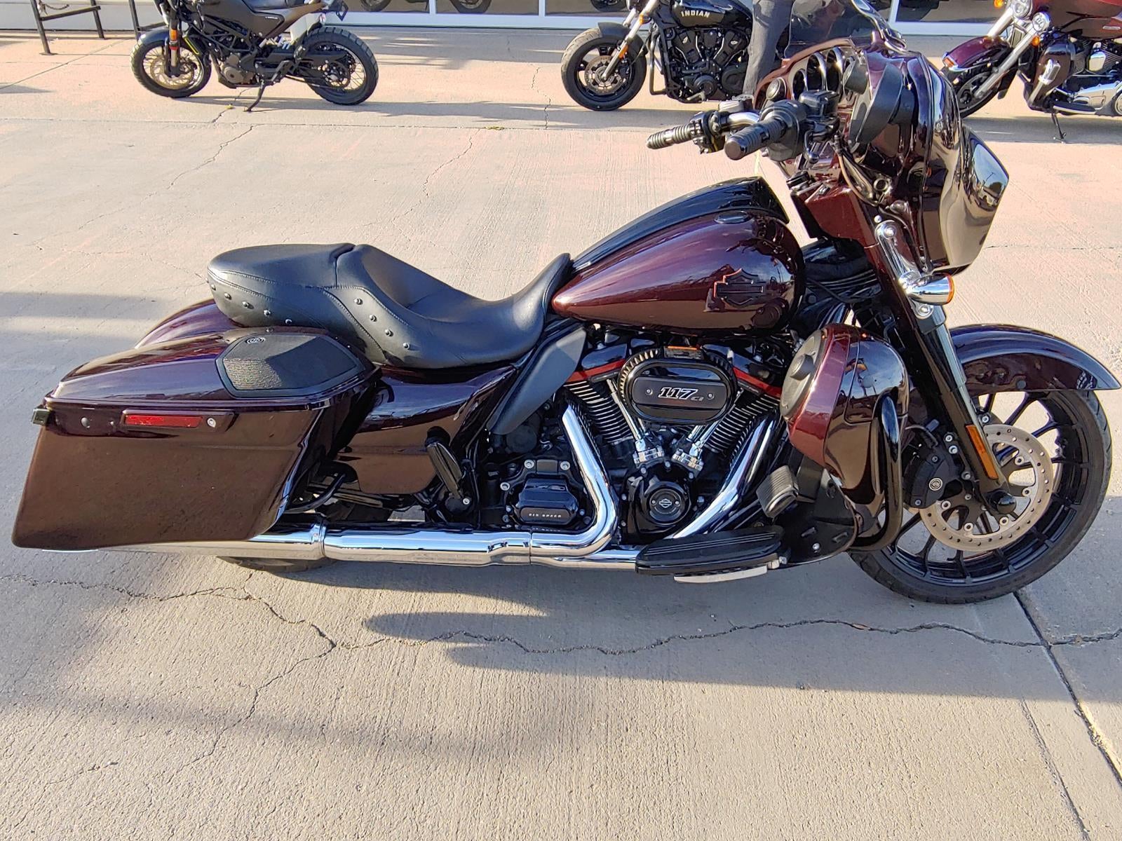 2019 HARLEY-DAVIDSON STREET GLIDE CVO Base