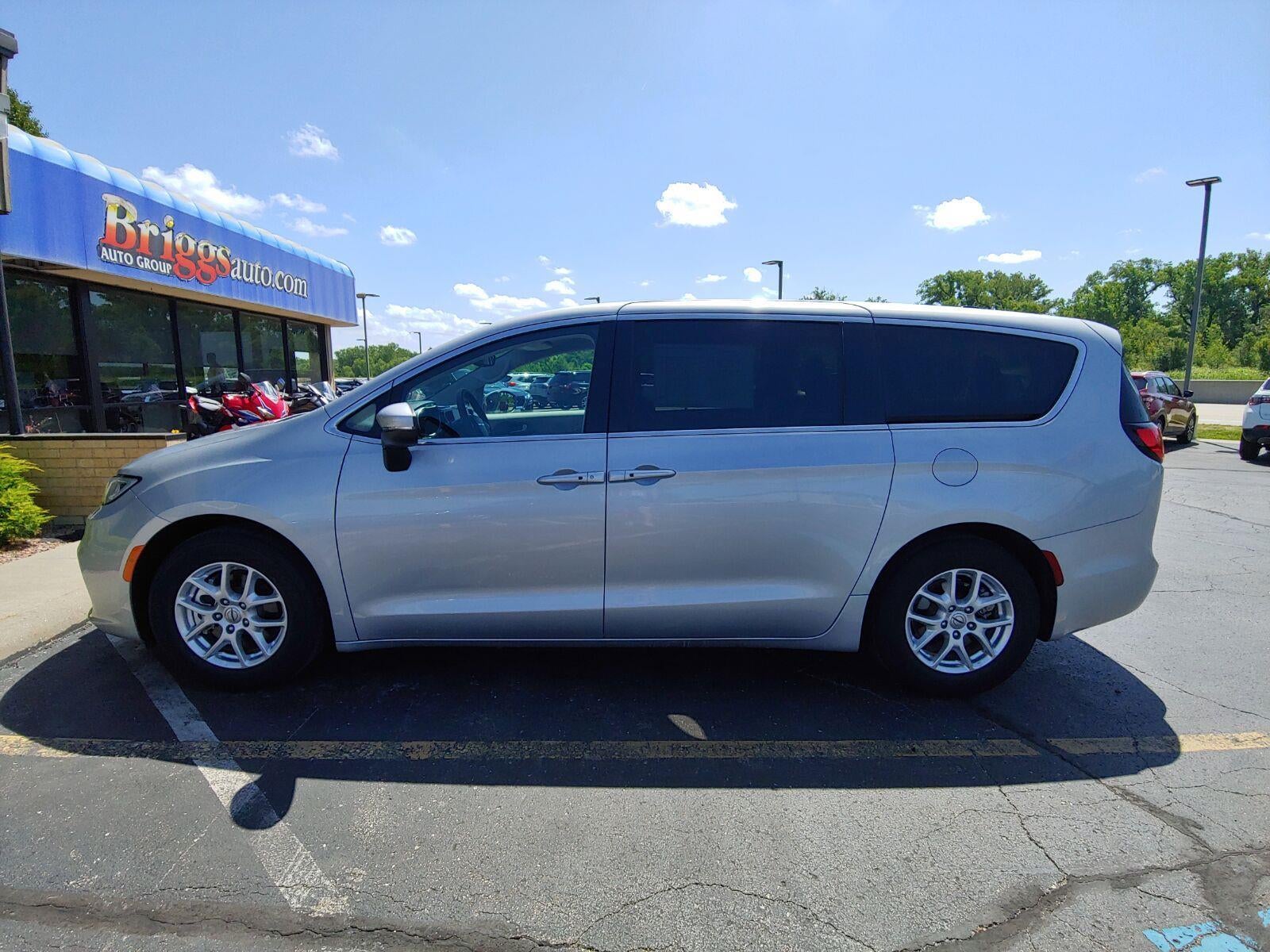 2023 Chrysler Pacifica Touring L