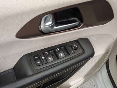 2024 Chrysler Voyager LX