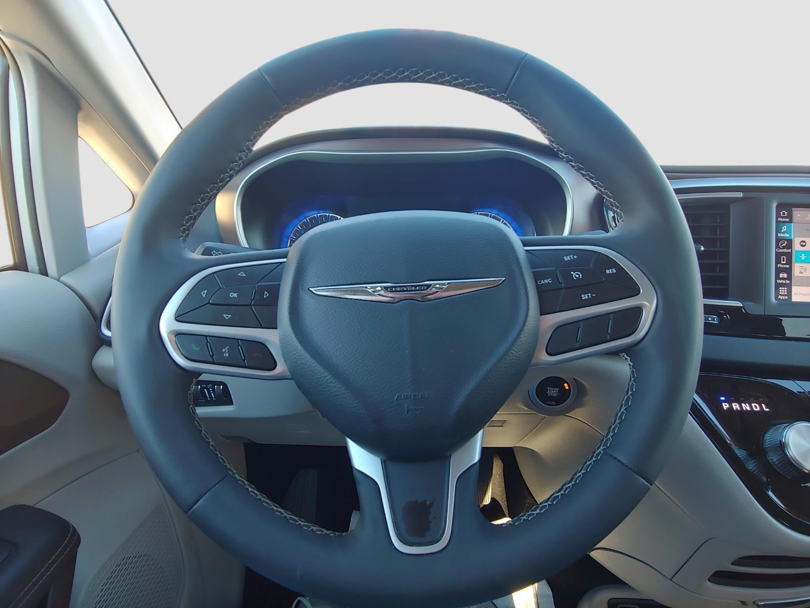 2024 Chrysler Voyager LX